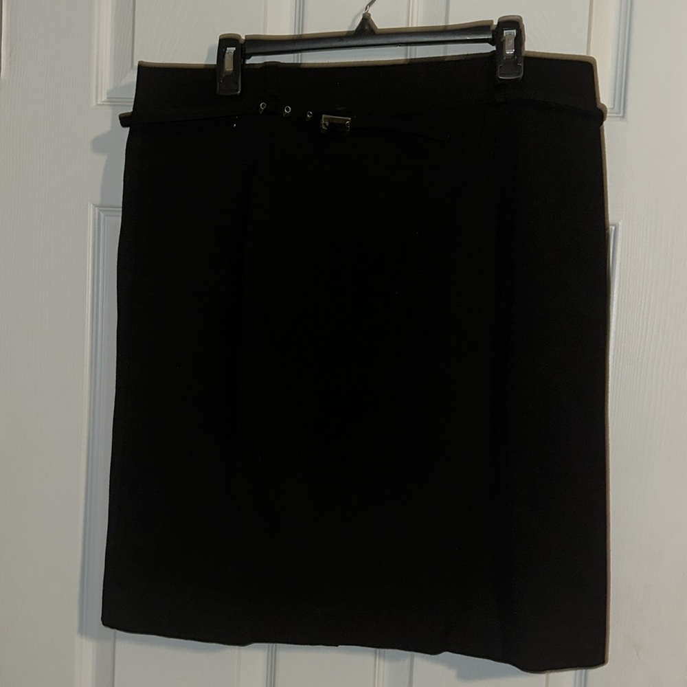 TravelSmith skirt - Picture 2 of 3